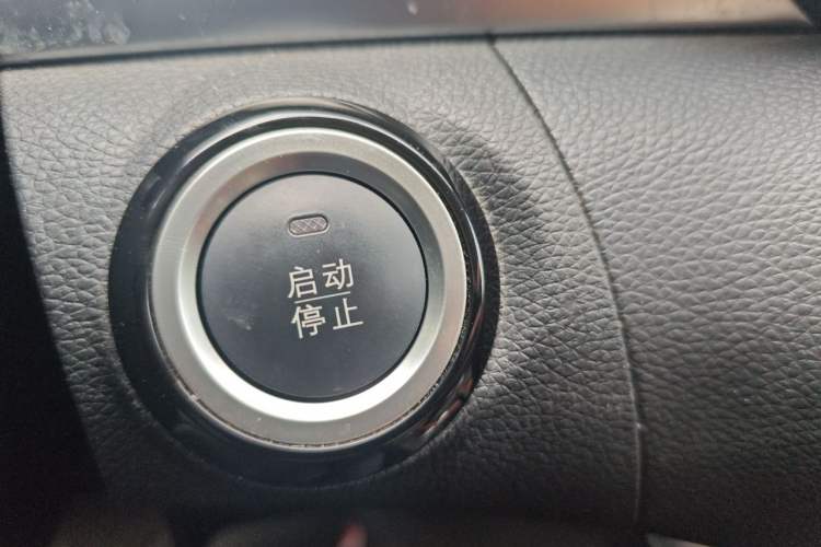 Used BYD Song New Energy 2017 Song DM 1.5TID All-Wheel Drive Luxury Model Vehicle Key