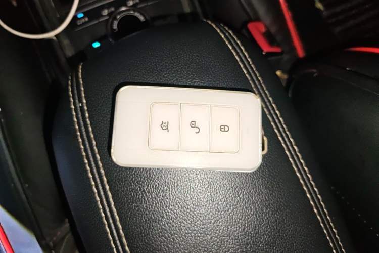 Used BYD Song New Energy 2017 Song DM 1.5TID All-Wheel Drive Prestige Model Vehicle Key