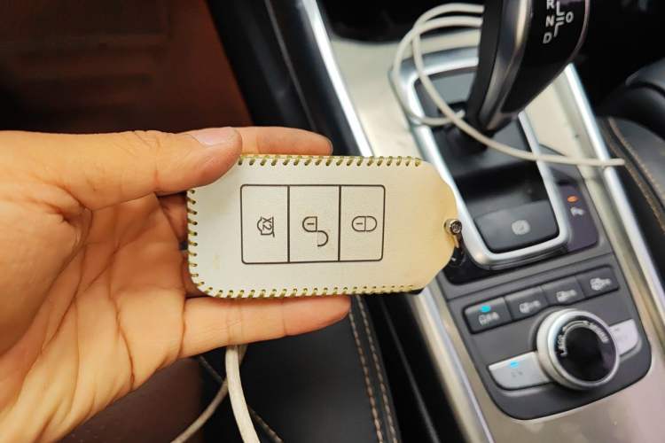Used BYD Song New Energy 2017 Song DM 1.5TID All-Wheel Drive Luxury Model Vehicle Key