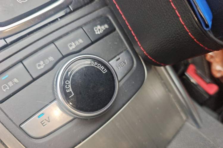 Used BYD Song New Energy 2017 Song DM 1.5TID All-Wheel Drive Luxury Model Vehicle Key