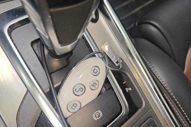 Used BYD Song New Energy 2017 Song DM 1.5TID All-Wheel Drive Luxury Model Vehicle Key