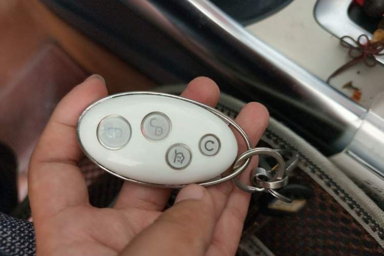 Used BYD Song New Energy 2017 Song DM 1.5TID All-Wheel Drive Luxury Model Vehicle Key