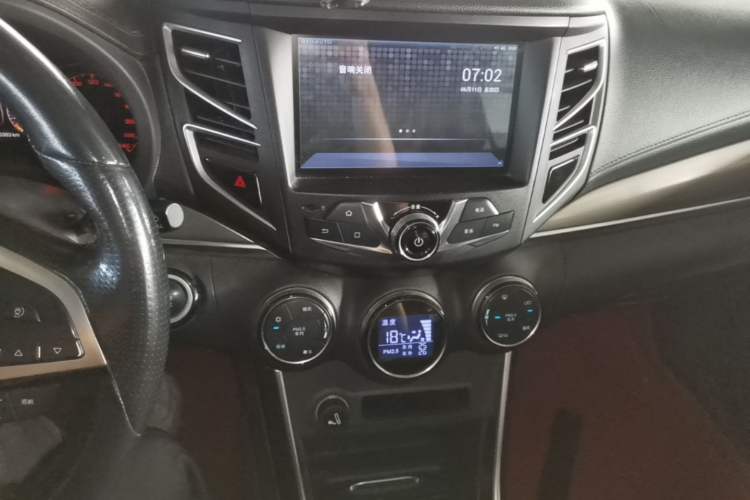 Used BYD Song New Energy 2017 Song DM 1.5TID All-Wheel Drive Luxury Model Audio And AC Panel