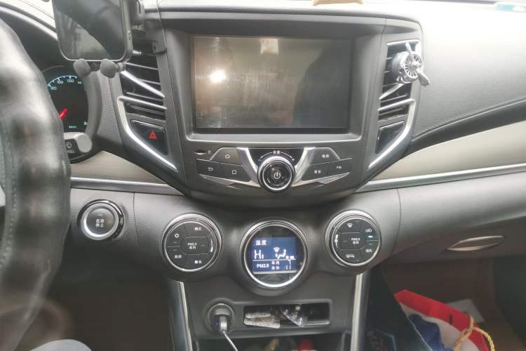 Used BYD Song New Energy 2017 Song EV300 Prestige Model Audio And AC Panel