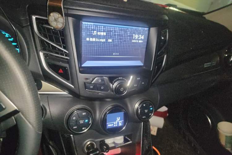 Used BYD Song New Energy 2017 Song DM 1.5TID All-Wheel Drive Luxury Model Audio And AC Panel