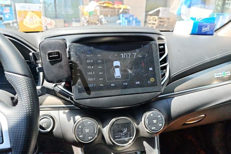 Used BYD Song New Energy 2017 Song DM 1.5TID All-Wheel Drive Prestige Model Audio And AC Panel