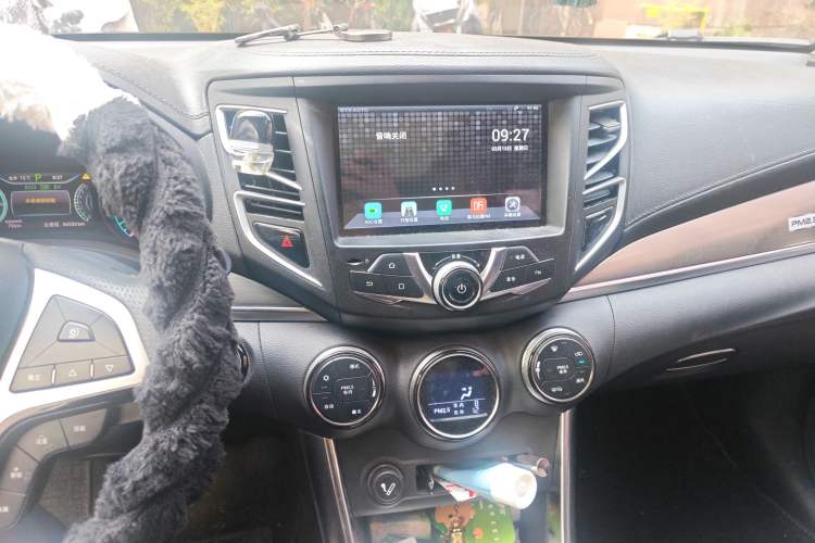 Used BYD Song New Energy 2017 Song DM 1.5TID All-Wheel Drive Prestige Model Audio And AC Panel
