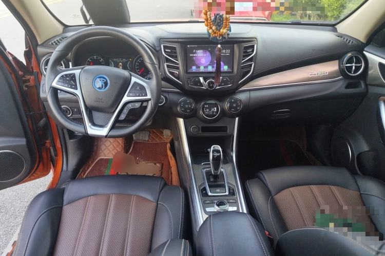 Used BYD Song New Energy 2017 Song DM 1.5TID All-Wheel Drive Luxury Model Center Console