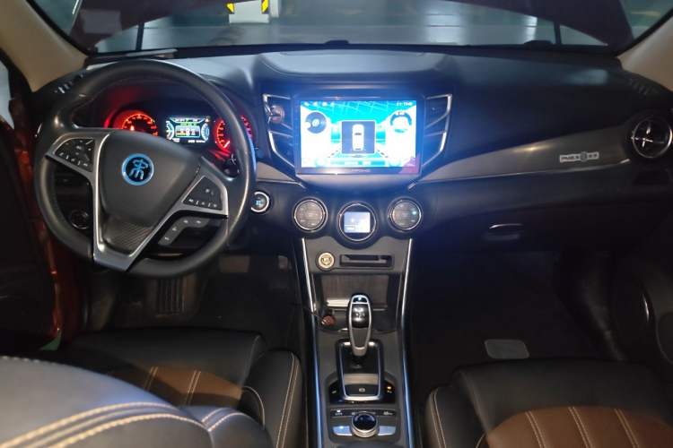 Used BYD Song New Energy 2017 Song DM 1.5TID All-Wheel Drive Prestige Model Center Console