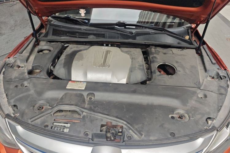 Used BYD Song New Energy 2017 Song DM 1.5TID All-Wheel Drive Prestige Model Engine Bay