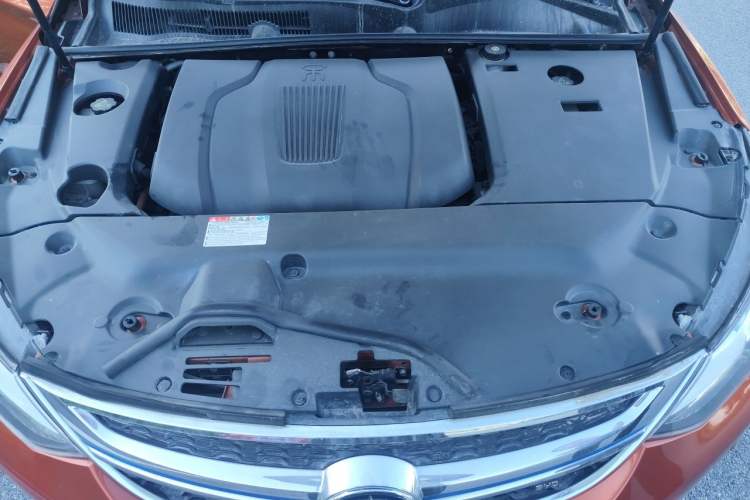 Used BYD Song New Energy 2017 Song DM 1.5TID All-Wheel Drive Luxury Model Engine Bay