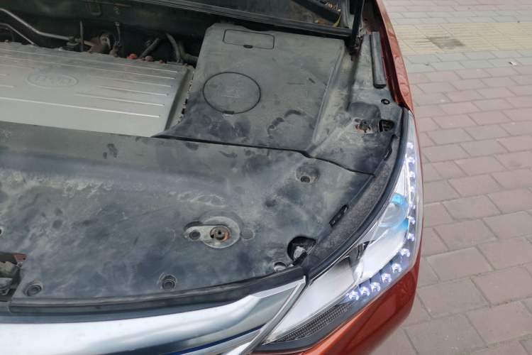 Used BYD Song New Energy 2017 Song EV300 Prestige Model Engine Bay Left
