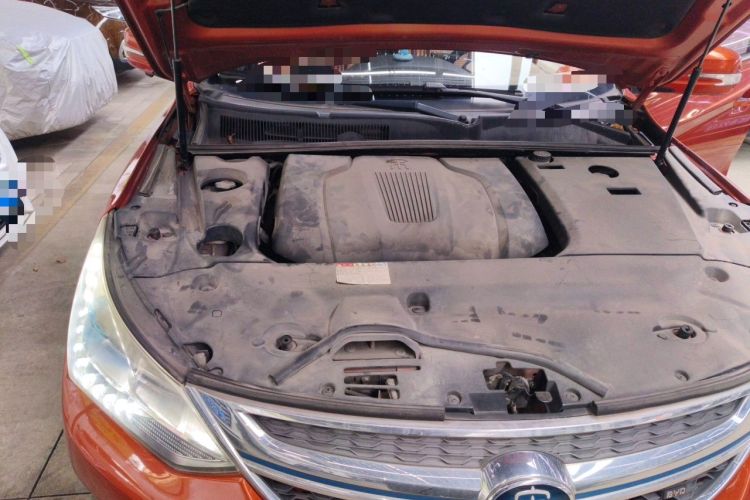 Used BYD Song New Energy 2017 Song DM 1.5TID All-Wheel Drive Luxury Model Engine Bay Right