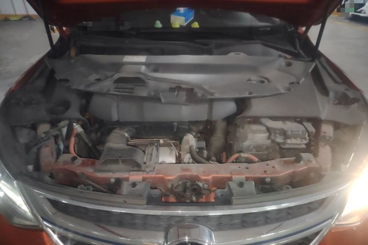 Used BYD Song New Energy 2017 Song DM 1.5TID All-Wheel Drive Luxury Model Engine Bay