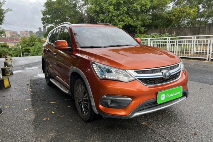 Used BYD Song New Energy 2017 Song DM 1.5TID All-Wheel Drive Luxury Model Exterior 2