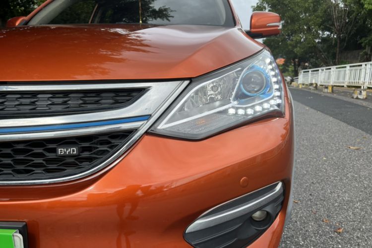 Used BYD Song New Energy 2017 Song DM 1.5TID All-Wheel Drive Luxury Model Exterior 6