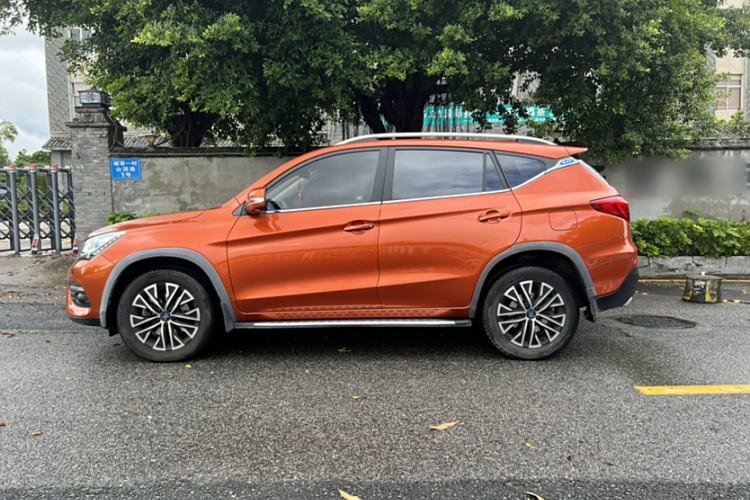 Used BYD Song New Energy 2017 Song DM 1.5TID All-Wheel Drive Luxury Model Exterior 9
