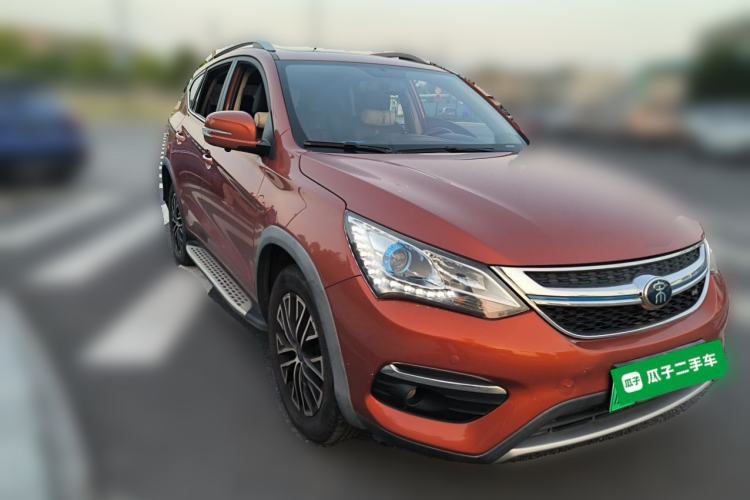 Used BYD Song New Energy 2017 Song DM 1.5TID All-Wheel Drive Luxury Model Front Right 45 Deg