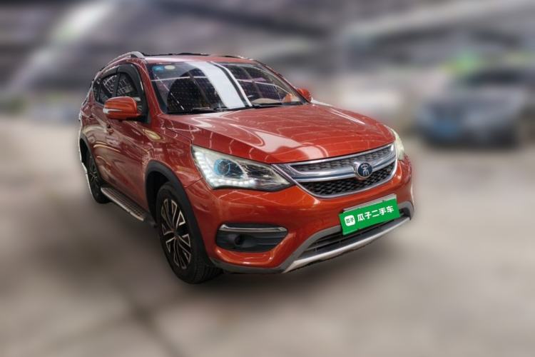 Used BYD Song New Energy 2017 Song DM 1.5TID All-Wheel Drive Luxury Model Front Right 45 Deg