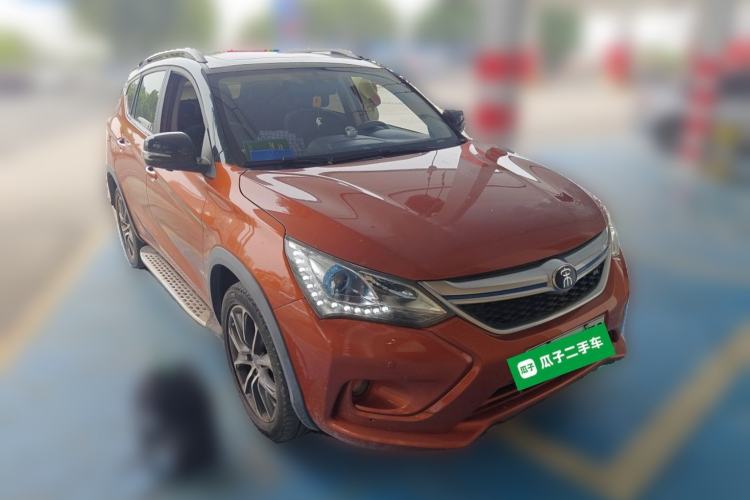 Used BYD Song New Energy 2017 Song DM 1.5TID All-Wheel Drive Luxury Model Front Right 45 Deg