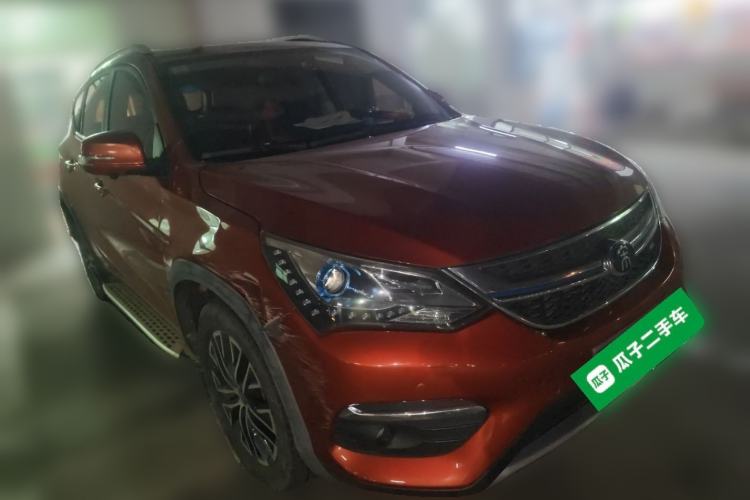 Used BYD Song New Energy 2017 Song DM 1.5TID All-Wheel Drive Luxury Model Front Right 45 Deg