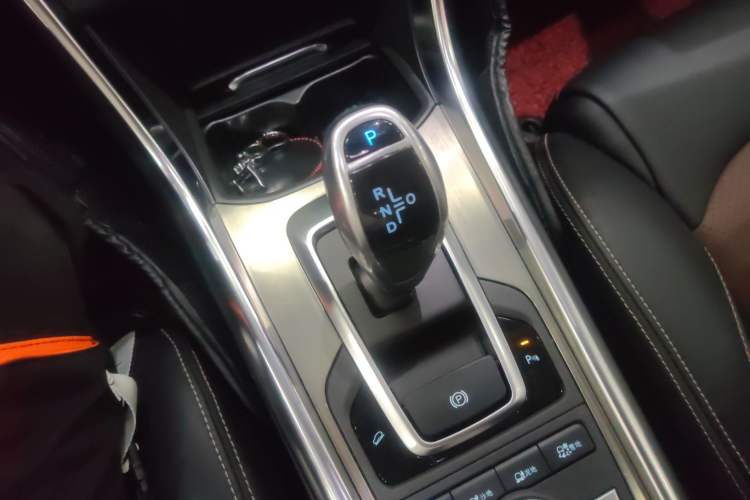 Used BYD Song New Energy 2017 Song DM 1.5TID All-Wheel Drive Luxury Model Gear Lever