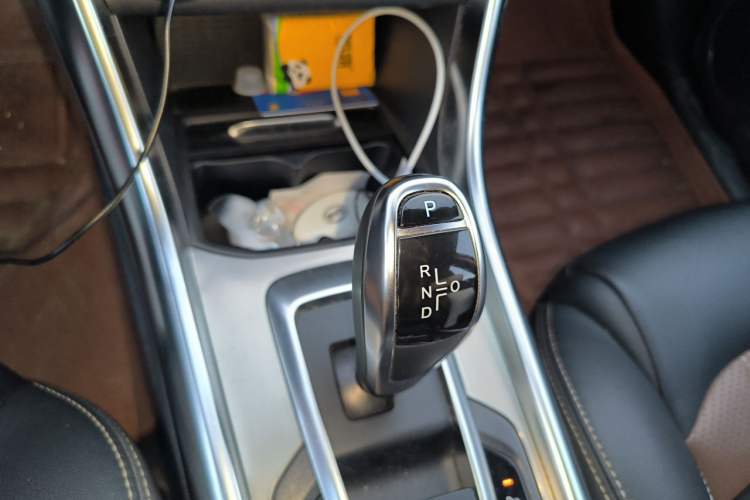 Used BYD Song New Energy 2017 Song DM 1.5TID All-Wheel Drive Luxury Model Gear Lever