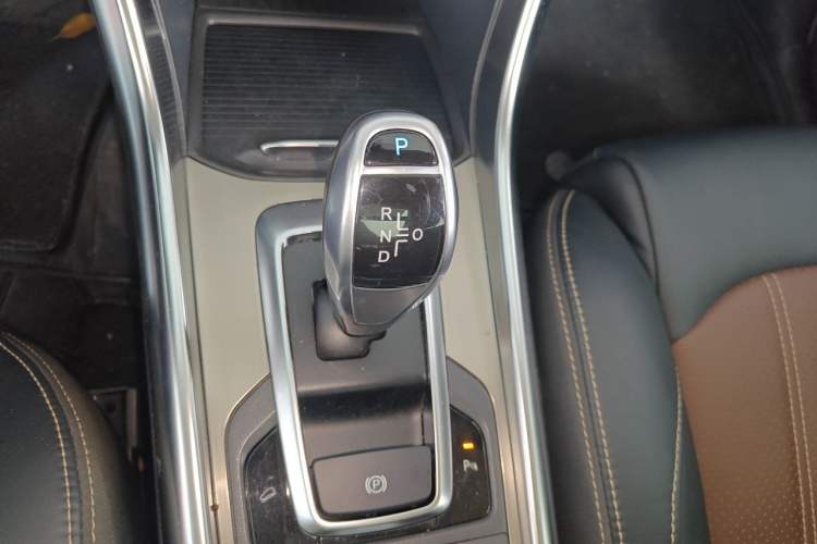 Used BYD Song New Energy 2017 Song DM 1.5TID All-Wheel Drive Luxury Model Gear Lever
