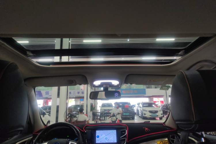 Used BYD Song New Energy 2017 Song DM 1.5TID All-Wheel Drive Luxury Model Headliner