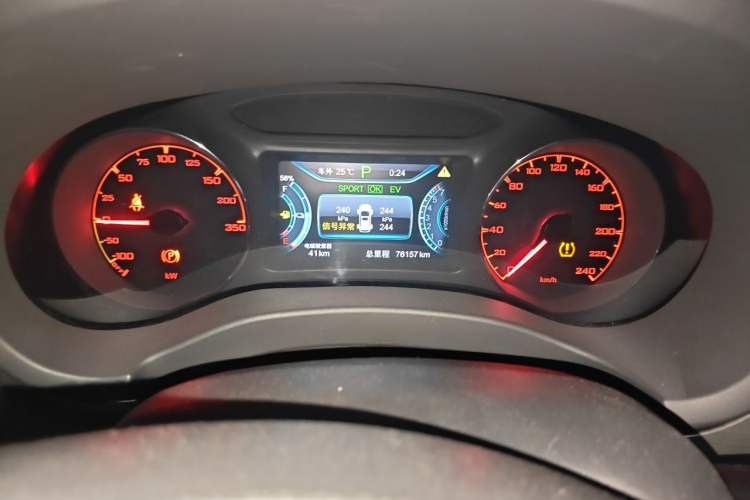 Used BYD Song New Energy 2017 Song DM 1.5TID All-Wheel Drive Prestige Model Instrument Cluster