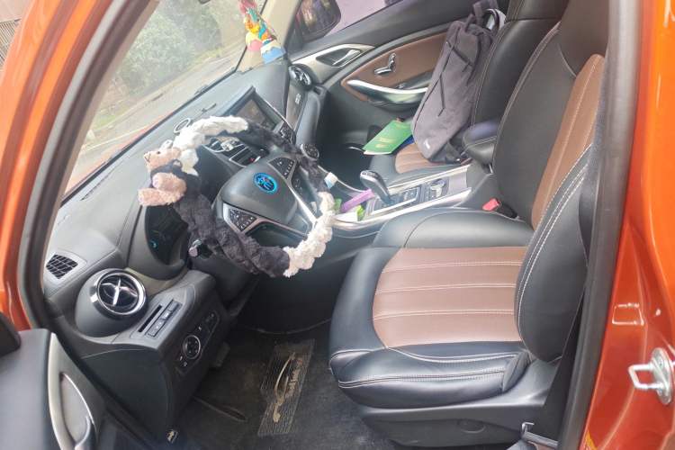 Used BYD Song New Energy 2017 Song DM 1.5TID All-Wheel Drive Prestige Model Left Front Seat