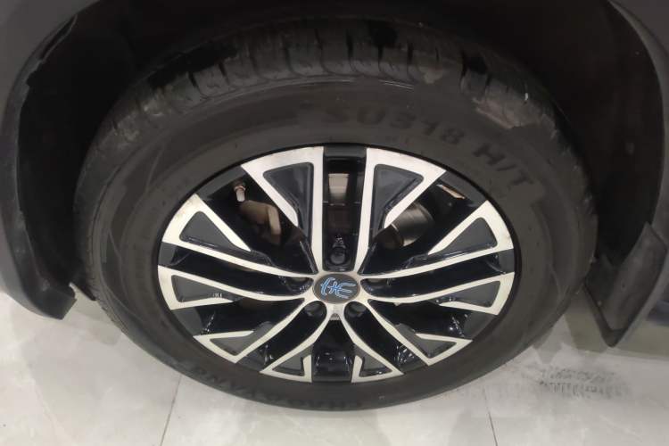 Used BYD Song New Energy 2017 Song DM 1.5TID All-Wheel Drive Luxury Model Left Front Wheel Hub