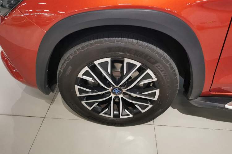 Used BYD Song New Energy 2017 Song DM 1.5TID All-Wheel Drive Luxury Model Left Front Wheel Hub