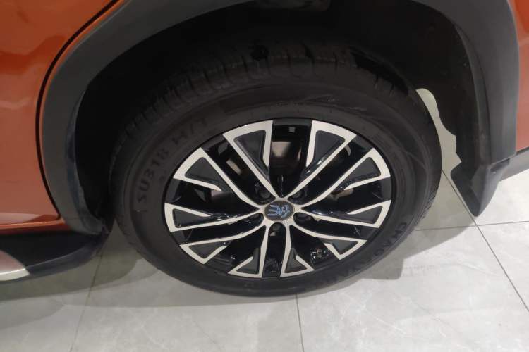 Used BYD Song New Energy 2017 Song DM 1.5TID All-Wheel Drive Luxury Model Left Rear Wheel Hub