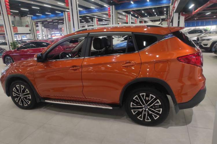 Used BYD Song New Energy 2017 Song DM 1.5TID All-Wheel Drive Luxury Model Left Side