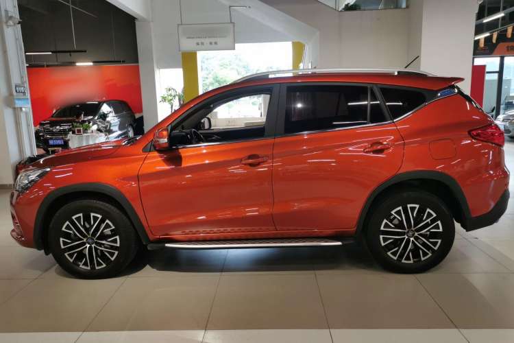 Used BYD Song New Energy 2017 Song DM 1.5TID All-Wheel Drive Luxury Model Left Side