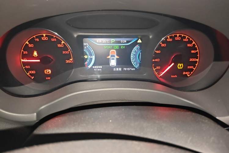 Used BYD Song New Energy 2017 Song DM 1.5TID All-Wheel Drive Prestige Model Odometer Close Up