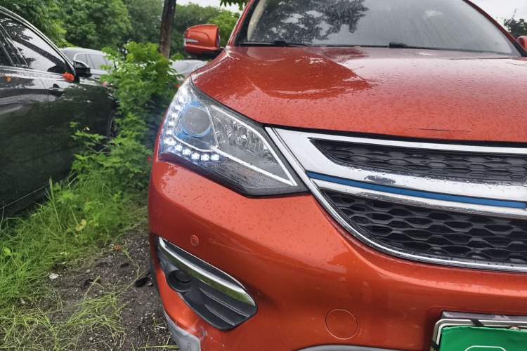 Used BYD Song New Energy 2017 Song DM 1.5TID All-Wheel Drive Prestige Model Right Front Headlight
