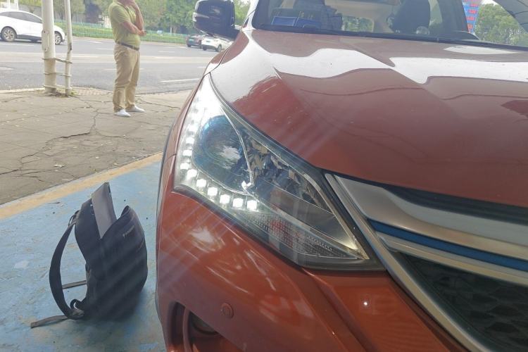 Used BYD Song New Energy 2017 Song DM 1.5TID All-Wheel Drive Luxury Model Right Front Headlight