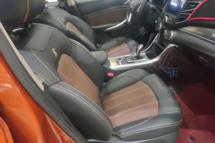 Used BYD Song New Energy 2017 Song DM 1.5TID All-Wheel Drive Luxury Model Right Front Seat