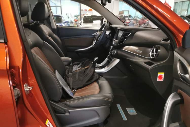 Used BYD Song New Energy 2017 Song DM 1.5TID All-Wheel Drive Luxury Model Right Front Seat
