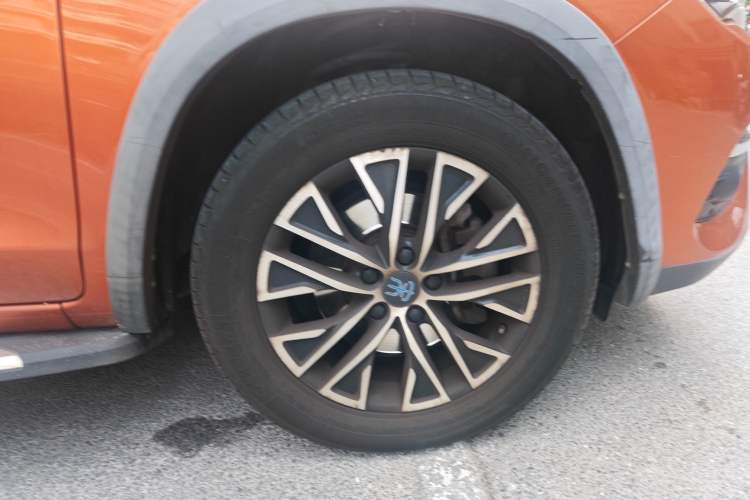 Used BYD Song New Energy 2017 Song DM 1.5TID All-Wheel Drive Prestige Model Right Front Wheel Hub