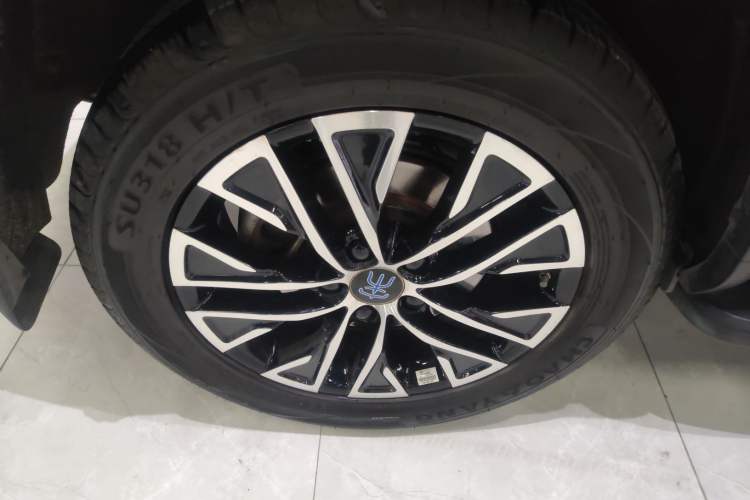 Used BYD Song New Energy 2017 Song DM 1.5TID All-Wheel Drive Luxury Model Right Rear Wheel Hub
