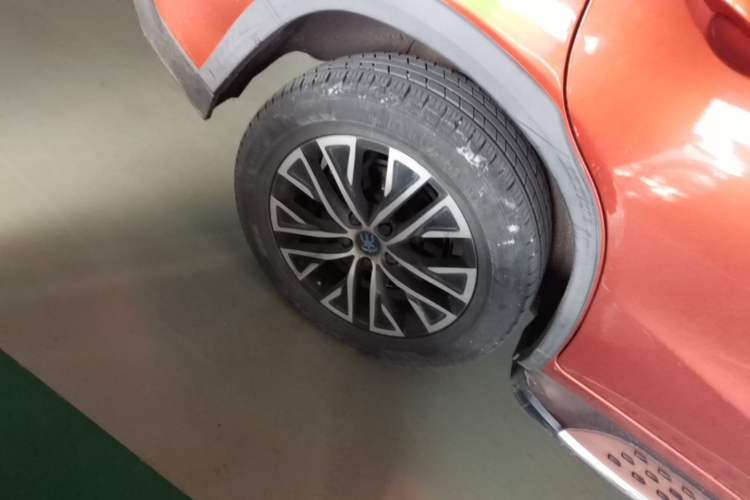 Used BYD Song New Energy 2017 Song DM 1.5TID All-Wheel Drive Luxury Model Right Rear Wheel Hub