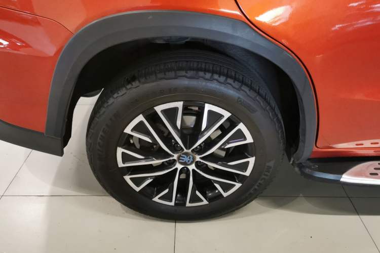 Used BYD Song New Energy 2017 Song DM 1.5TID All-Wheel Drive Luxury Model Right Rear Wheel Hub