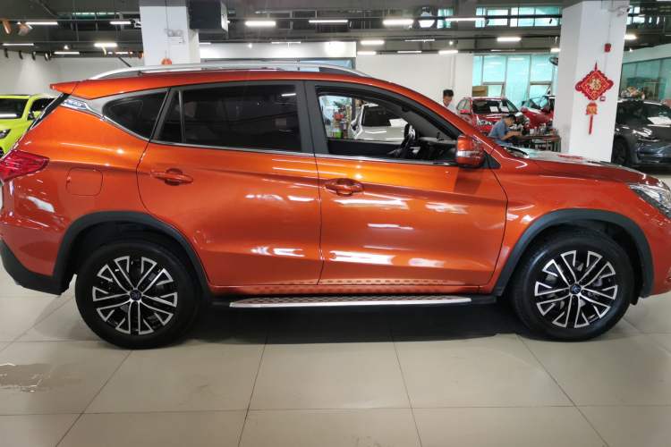 Used BYD Song New Energy 2017 Song DM 1.5TID All-Wheel Drive Luxury Model Right Side