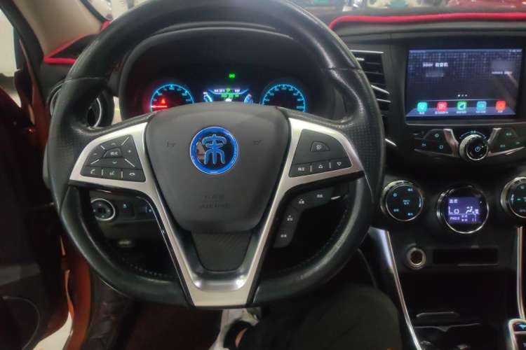 Used BYD Song New Energy 2017 Song DM 1.5TID All-Wheel Drive Luxury Model Steering Wheel