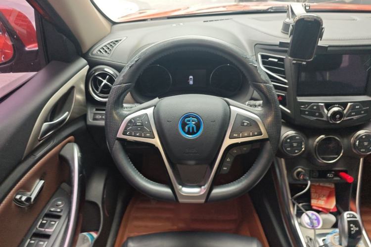 Used BYD Song New Energy 2017 Song DM 1.5TID All-Wheel Drive Prestige Model Steering Wheel