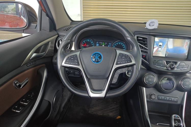 Used BYD Song New Energy 2017 Song DM 1.5TID All-Wheel Drive Luxury Model Steering Wheel