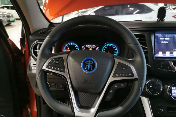 Used BYD Song New Energy 2017 Song DM 1.5TID All-Wheel Drive Luxury Model Steering Wheel